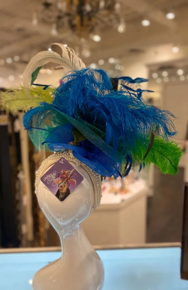 AA24 Manifest Fascinator