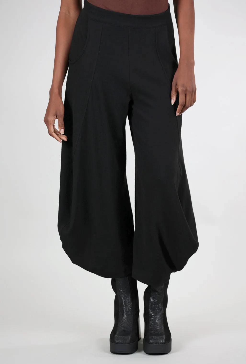 Jade Pant, Obsidian