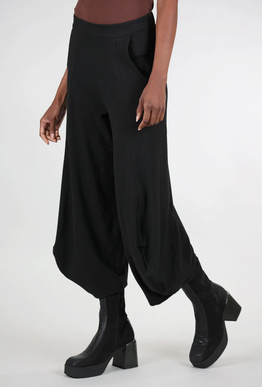 Jade Pant, Obsidian