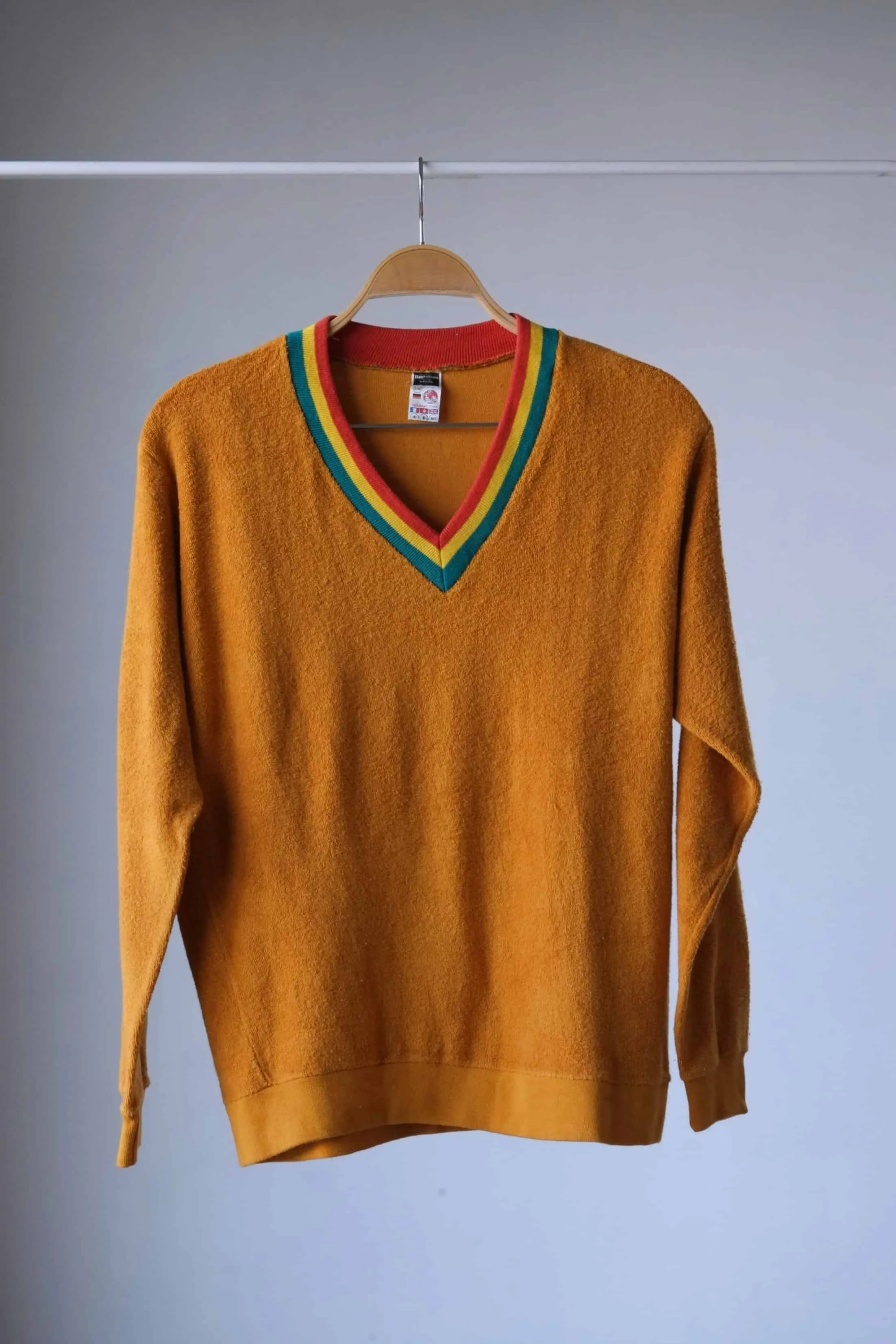 RESTOSANA Vintage 70s Terrycloth V-Neck Sweater – Retro Striped Collar
