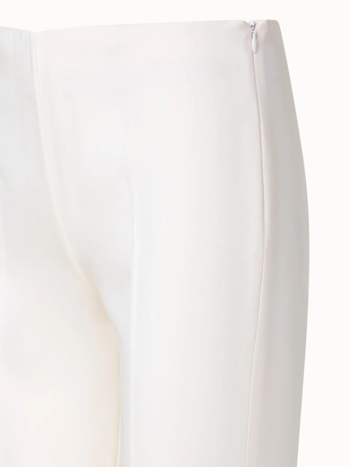 Slim-Leg Hose aus Seiden-Crêpe