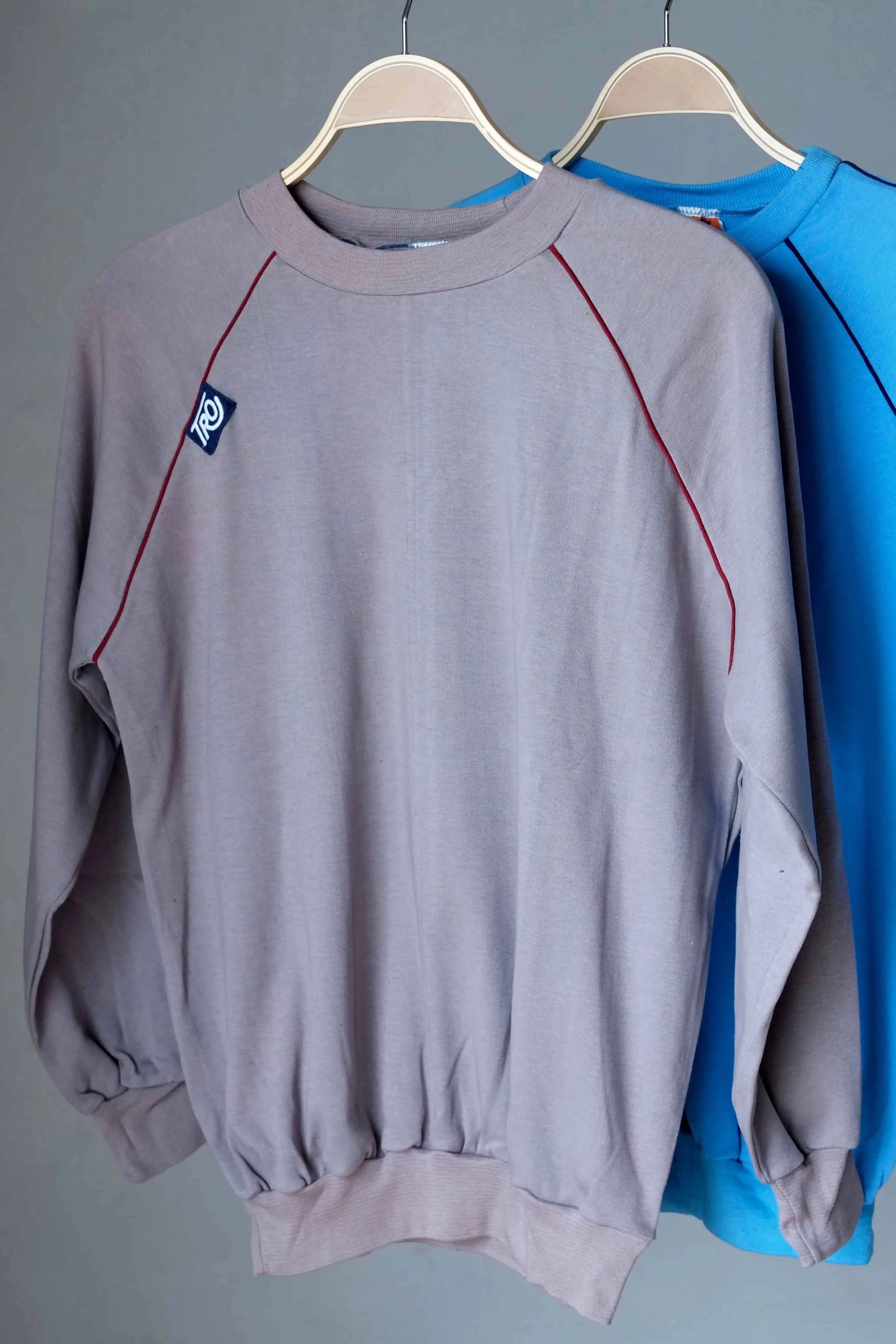 TROPHAE 80's Raglan Sweatshirt
