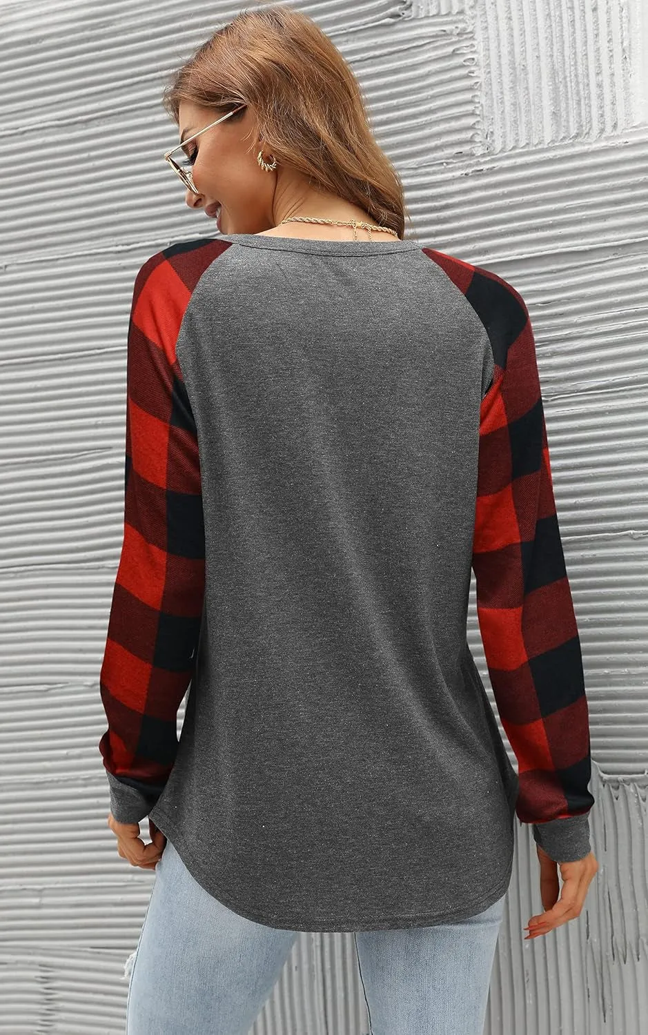 Womens Long Sleeve Tops Crewneck Casual Shirts 2024 Fall Fashion Trendy Outfits Clothes